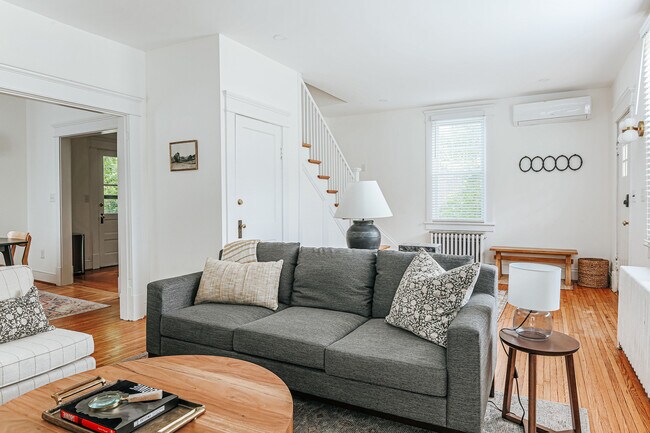 Foto del edificio - 126 Maywood Ln