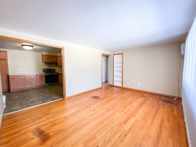 Building Photo - 1133 Petra Pl