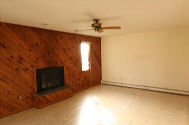 Building Photo - 709 Rano Blvd