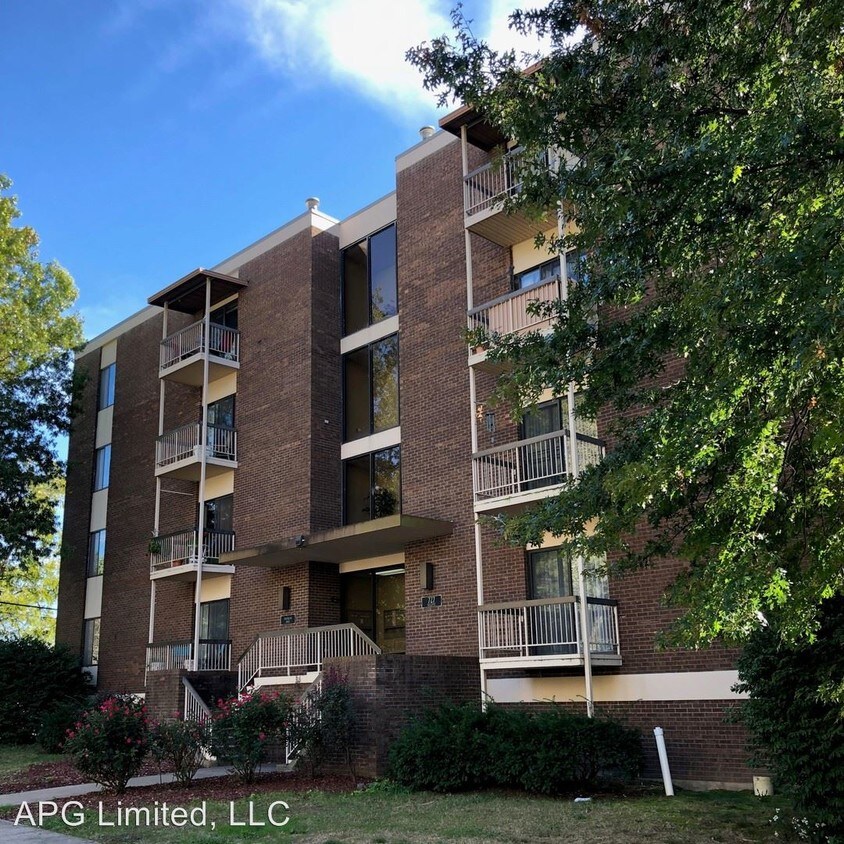 Primary Photo - 727 Bellevue St
