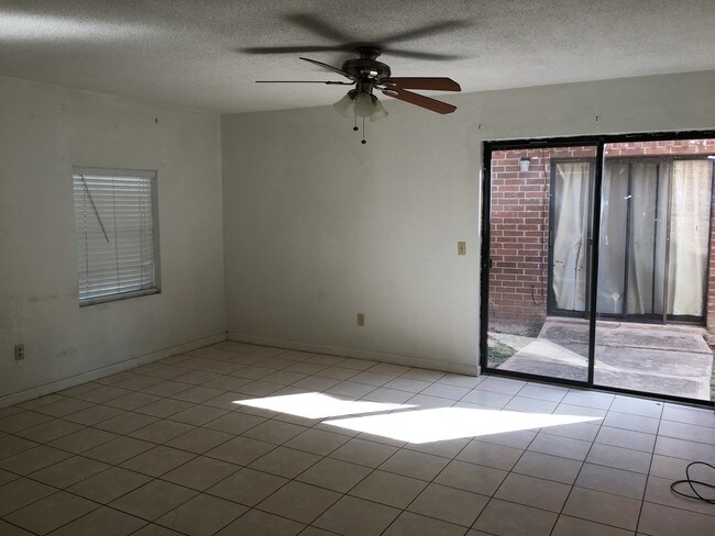 Building Photo - 130 S Aguirre St
