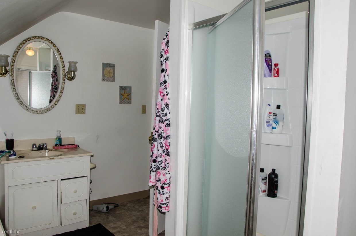 15 E Salzburg Rd, Bay City, MI 48706 House Rental in Bay City, MI