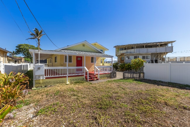 Building Photo - 534 Kaikoo St