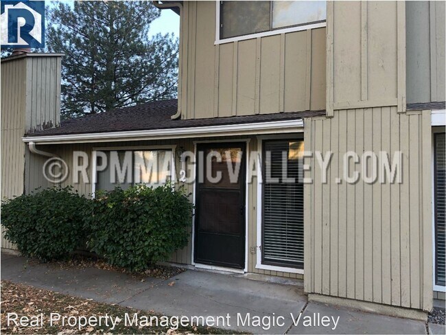 Foto del edificio - 2 br, 1.5 bath House - 747 Meadows Drive #2