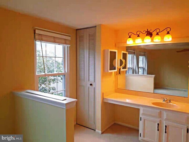 Building Photo - 503 Coral Reef Dr