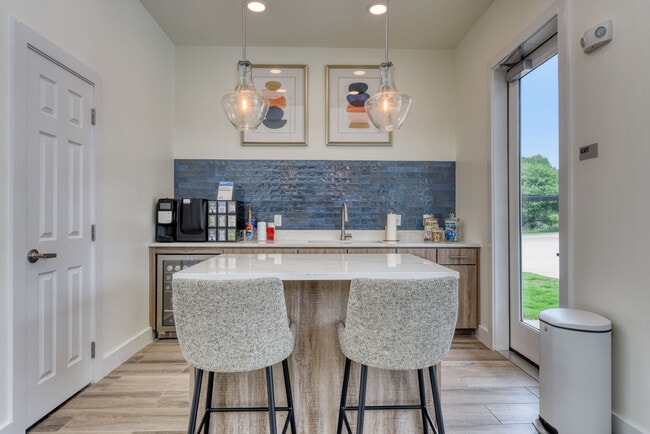 Building Photo - Alamo Residences at Spurs Lane