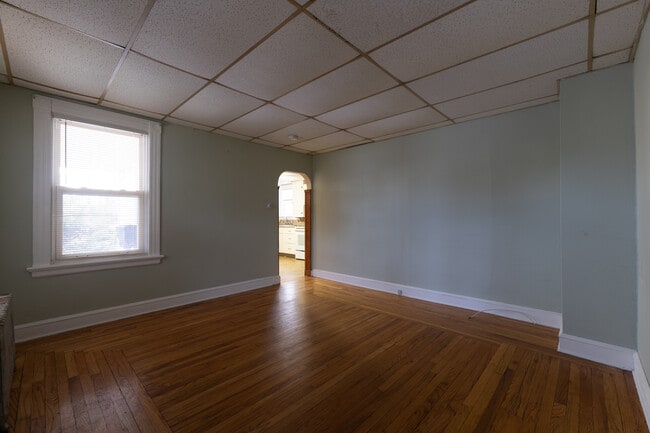 Building Photo - 50 Youngs Ave