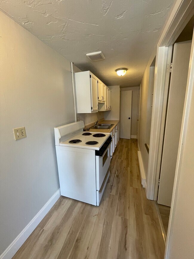 Foto del edificio - 185 N Main St