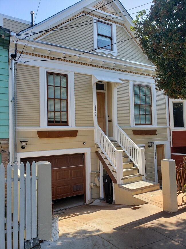Building Photo - 1129 Wisconsin St