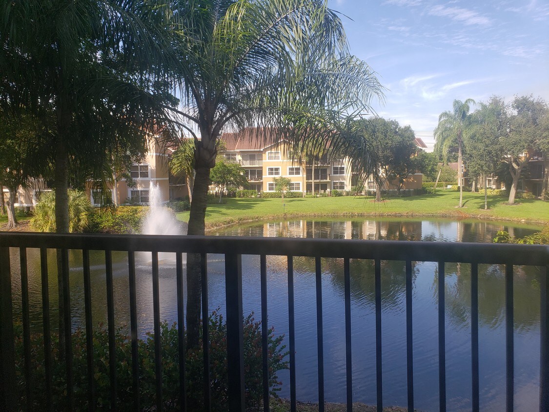 Foto principal - 8701 Wiles Rd