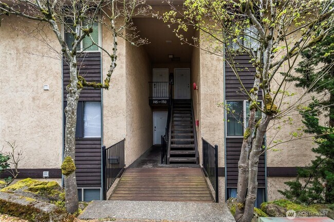 Building Photo - 12423 NE 145th Pl