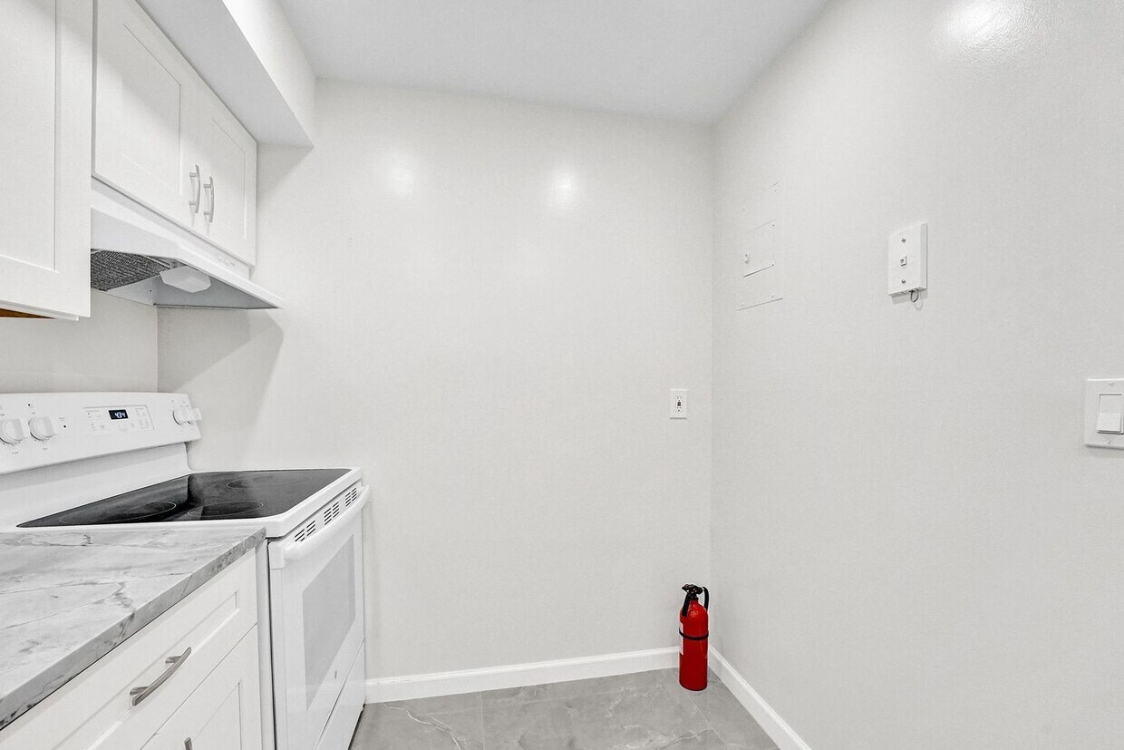Primary Photo - Beautiful 1 bedroom 1.5 Bath Condo on the ...