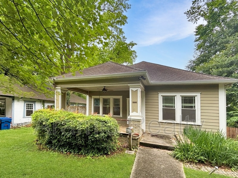 Primary Photo - 1361 Fairbanks St SW