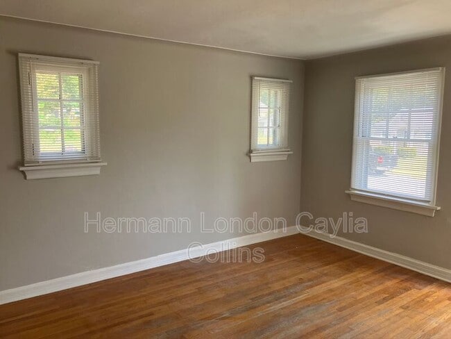 Foto del edificio - 10077 Dorothy Ave