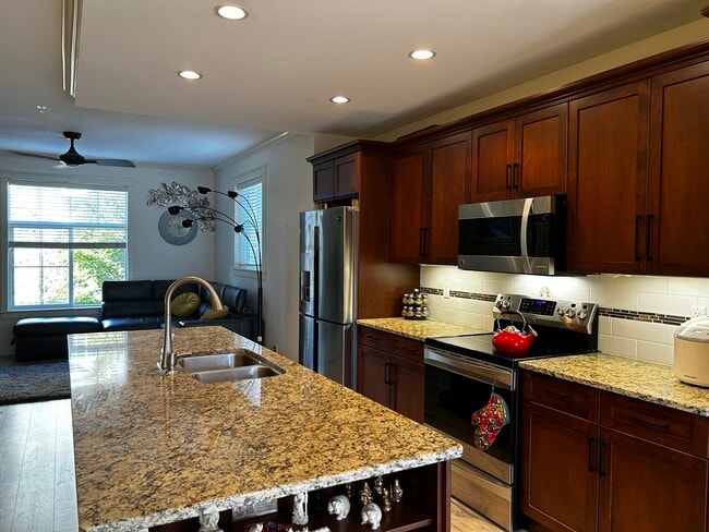 Building Photo - 45137 Nicomen Cres