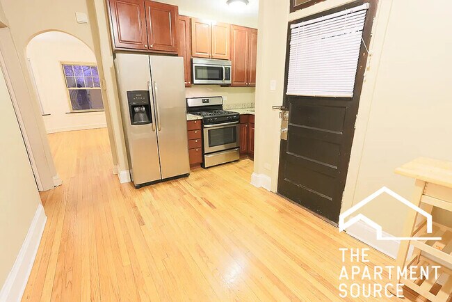 Foto del edificio - 4903 N Hoyne Ave