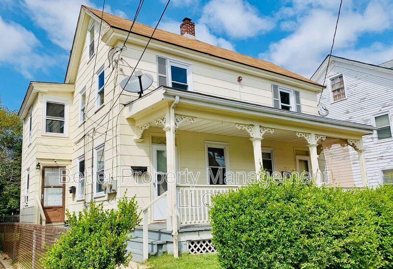 Foto principal - 316 E Pine St