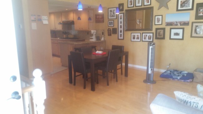 Dining Area - 2110 Rockefeller Ln