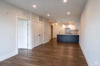 1BR, 1BA - 909SF - The American