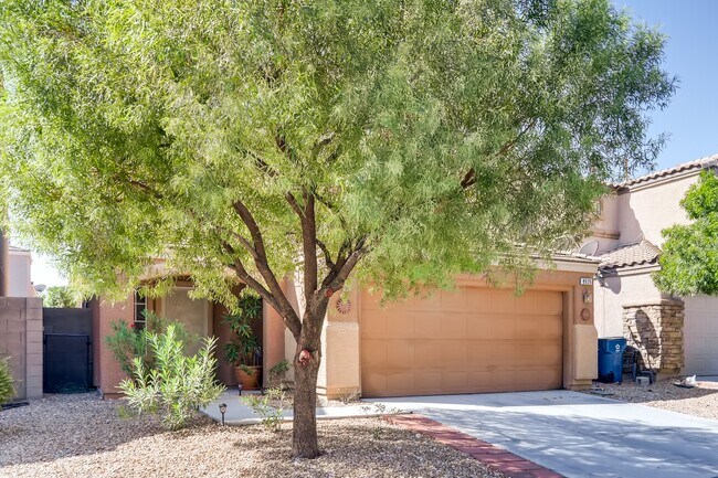 Foto del edificio - Comfortable 4 BR Classic Home w/Pool