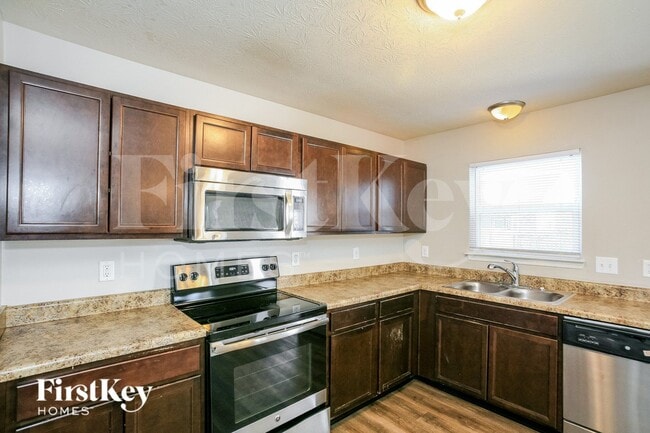 Building Photo - 2871 Beethoven Ave