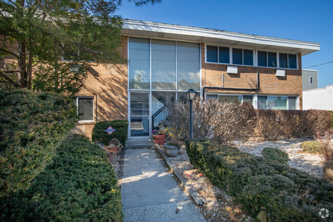 Entrance - Woodmere Mews Cooperative