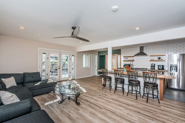 Building Photo - Oceanside Furnished Rental Home-  Short Dr...