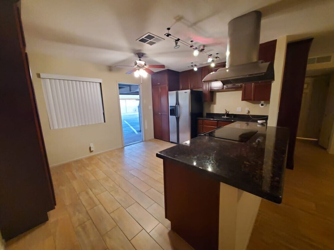 Charming 2 bedroom close to ASU!!! Pool, ... - Charming 2 bedroom close to ASU!!!  Pool, ...