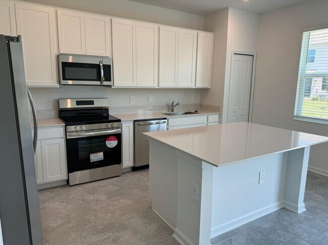 Building Photo - 3274 Laurent Lp