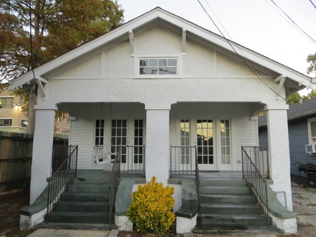 Building Photo - 6321 S Prieur St