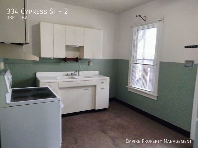 Foto del edificio - 2nd and 3rd Floor-3 Bedroom/ 1 Bathroom Ap...