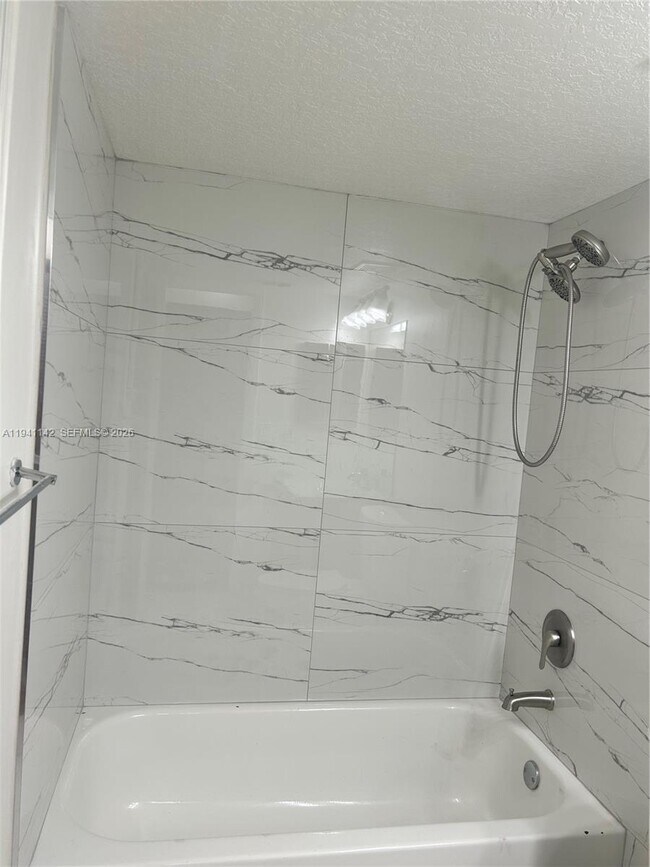 Foto del edificio - 11511 NW 10th St