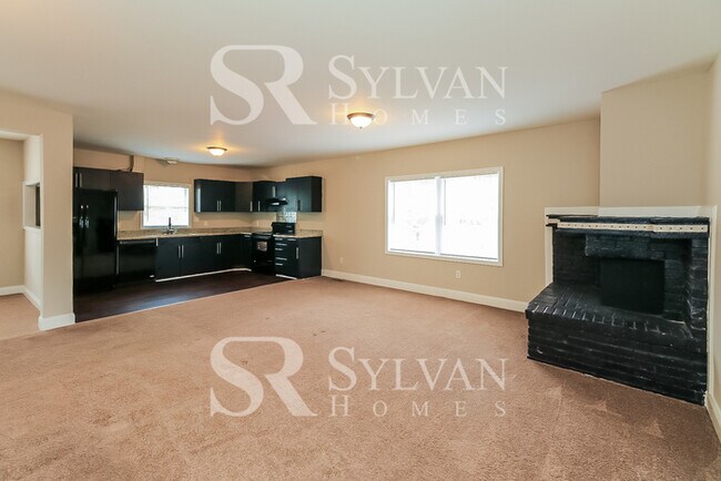Building Photo - You will love this Union City Home
