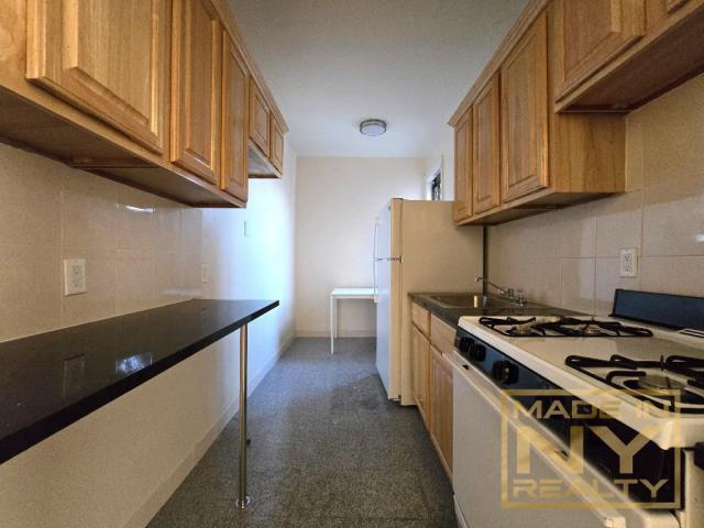 Foto principal - 0 bedroom in JACKSON HEIGHTS NY 11372