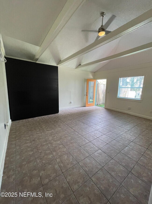Foto del edificio - 590 1st St S