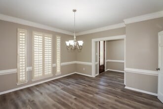Building Photo - 6031 Spring Creek Ln