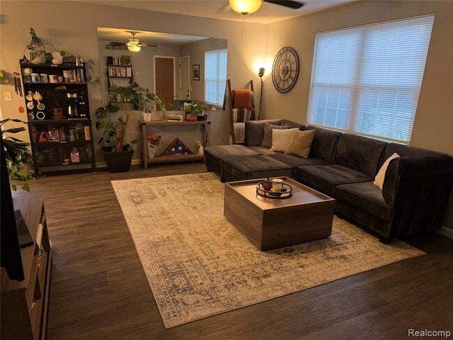 Foto del edificio - 15870 Charleston Dr