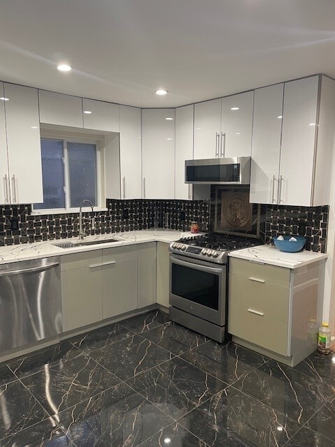 Building Photo - 15 Weed Ave