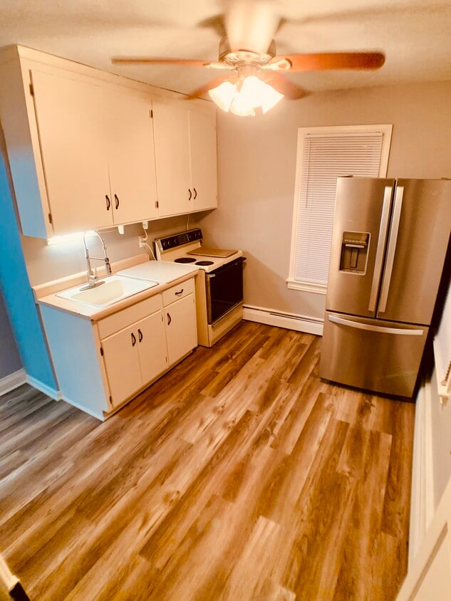 843 York St Unit 2nd Floor, Hanover, PA 17331 Apartments in Hanover