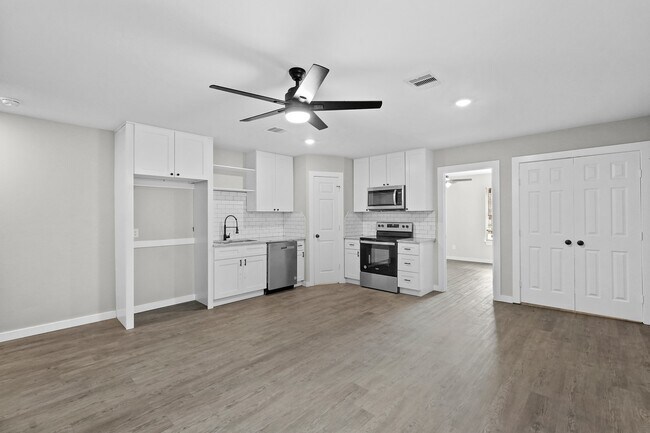 Foto del edificio - 6121 Ridgemont St