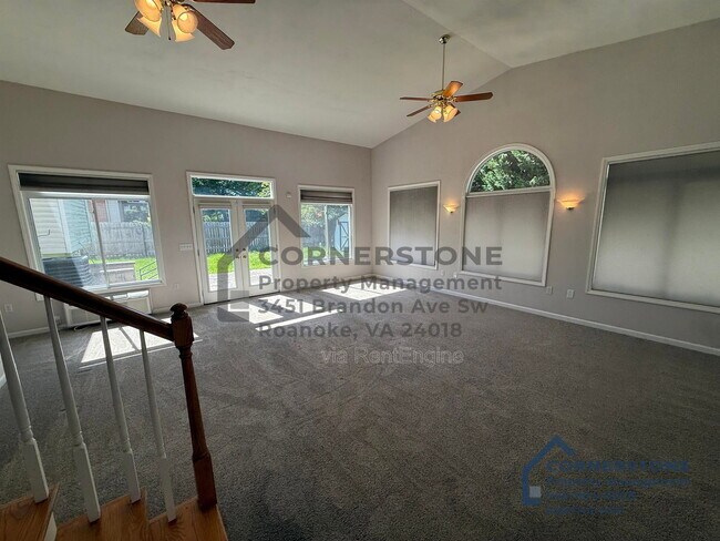Foto del edificio - 3113 Clearview Dr