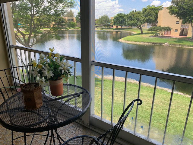 Foto principal - 6021 NW 61st Ave