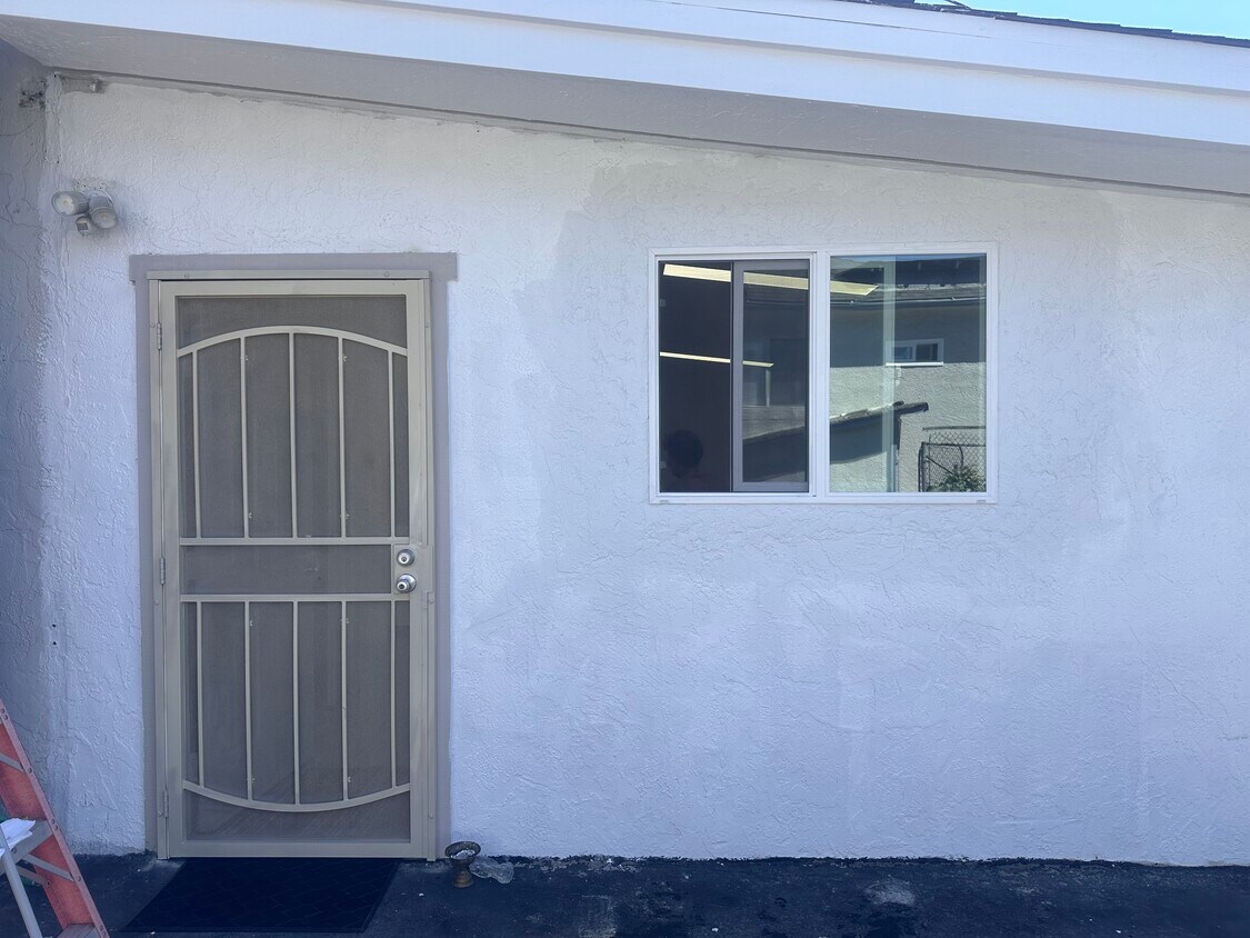 Studio apartment for rent - 16727 Monterey St