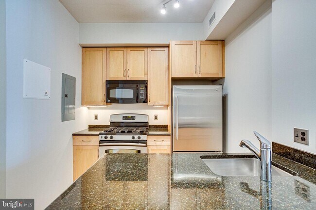 Foto del edificio - 809 6th St NW