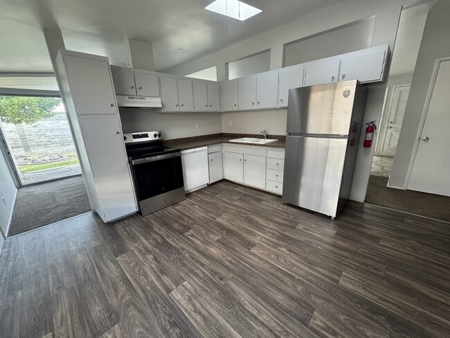 Foto del edificio - 1766 W 6020 S