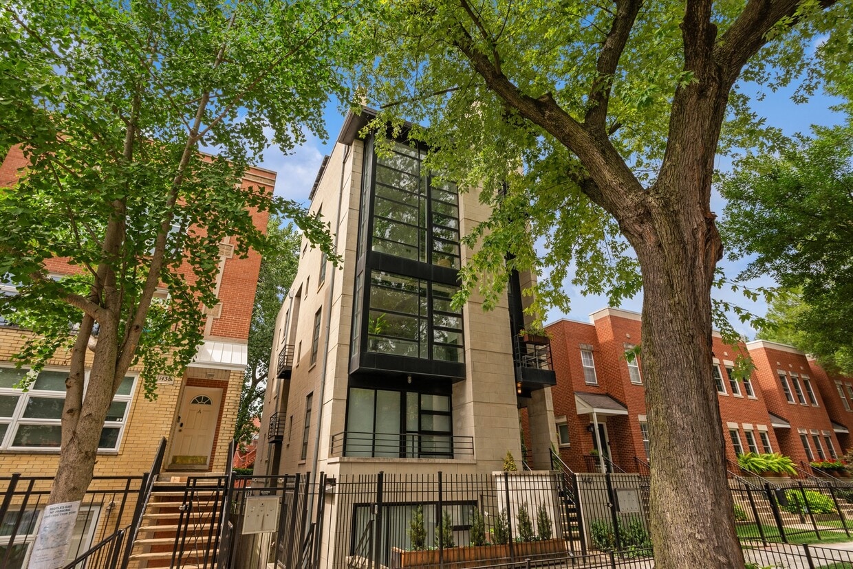 Foto principal - 1442 N Mohawk St
