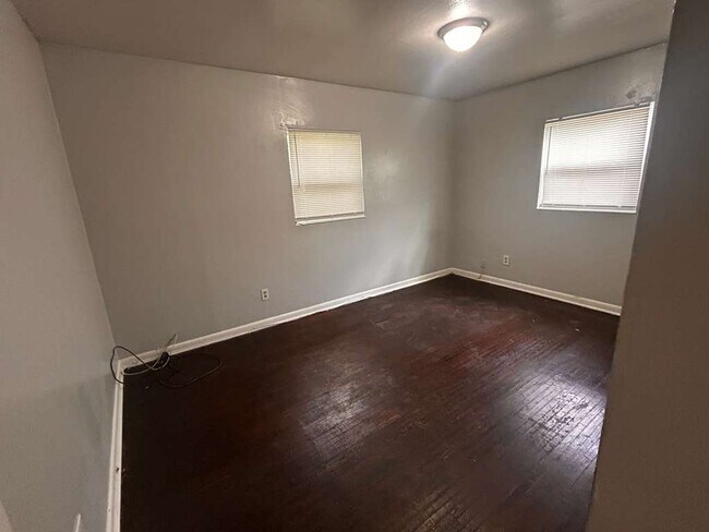Foto del edificio - Charming Tampa Home in Quiet Neighborhood ...