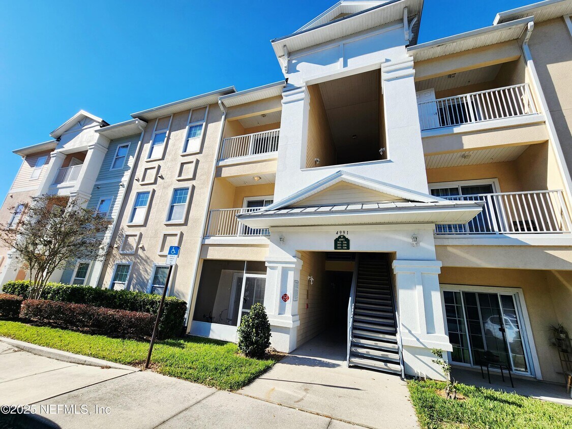 Foto principal - 4991 Key Lime Dr