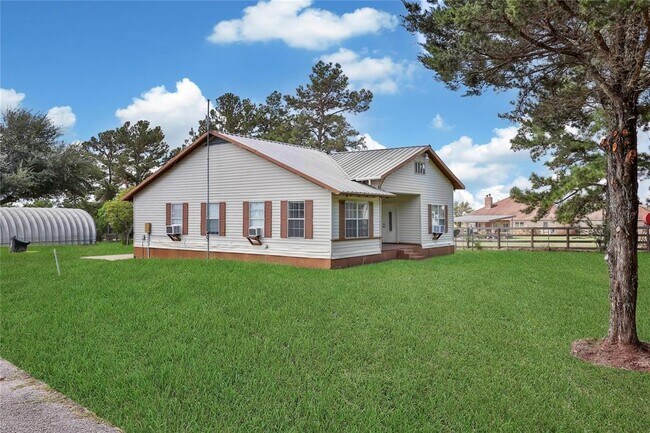 Building Photo - 35839 Skyview Rd