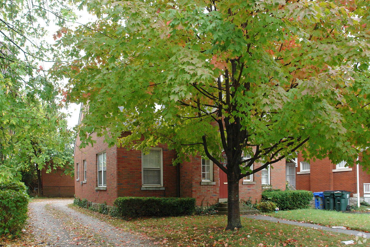 Foto del edificio - 160 Bonnie Brae Dr